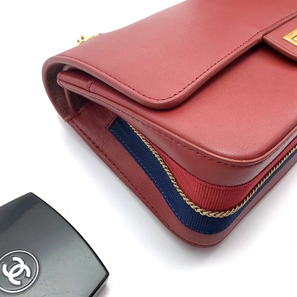 CHL - Maroon Medallion Nude Reissue 2.55 Classic 225 Flap Red Bag For Women 24LO/9.4in