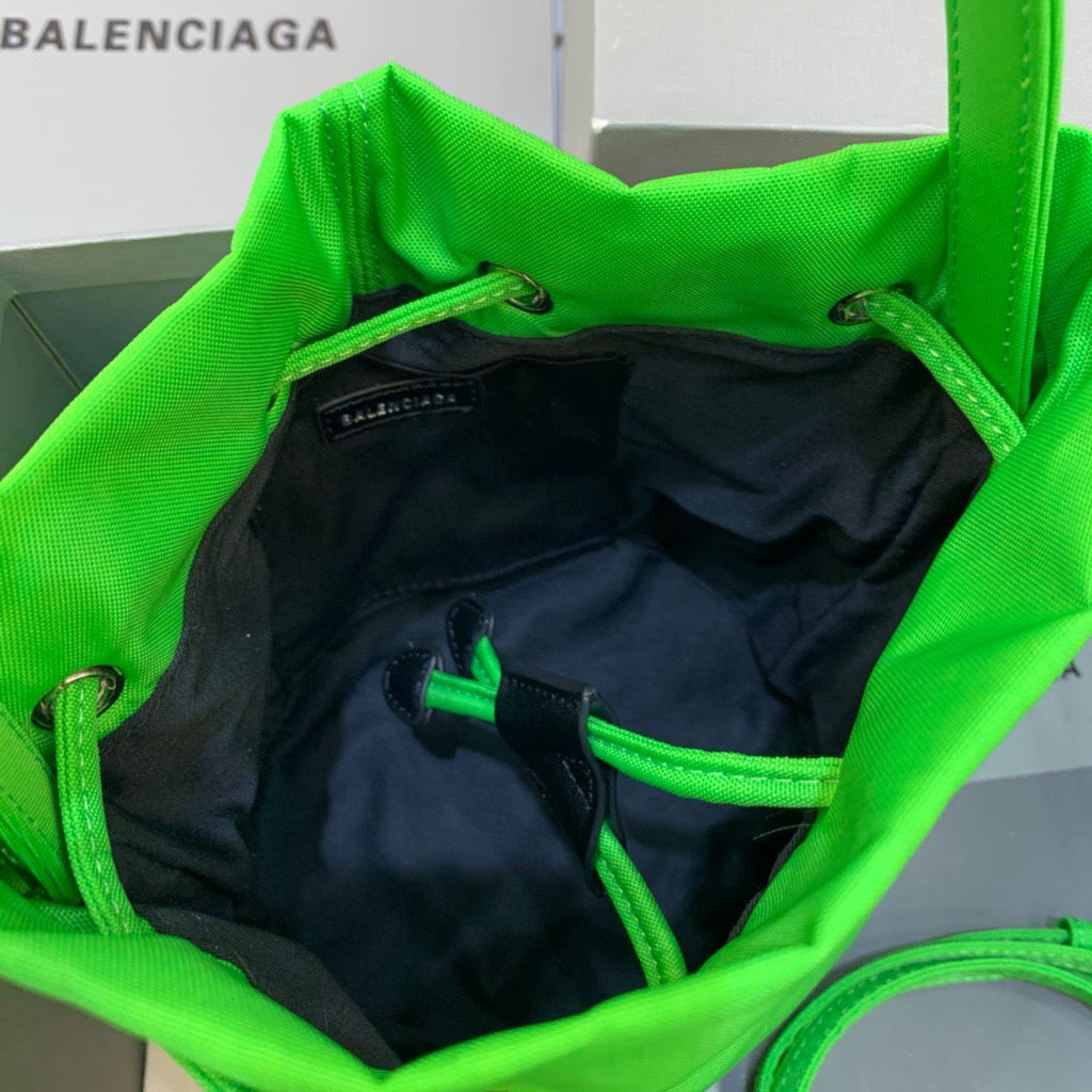 BLN-Ciaga Le Cagole Medium Bucket Bag In Green, For Women,  Bags 11.8in/30LO