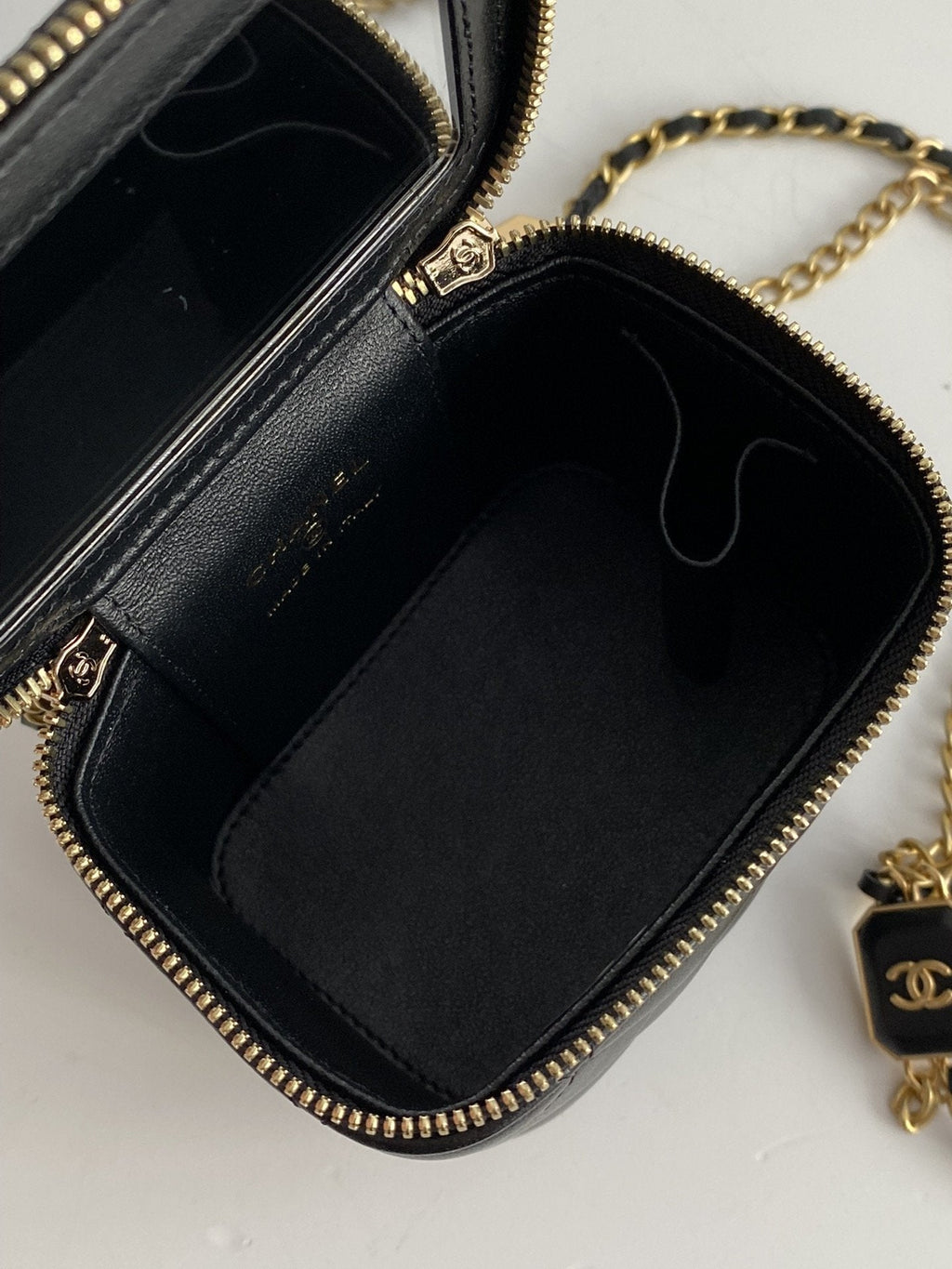 CHL - Small Vanity With Chain Black For Women Bags 4.3in/11LO