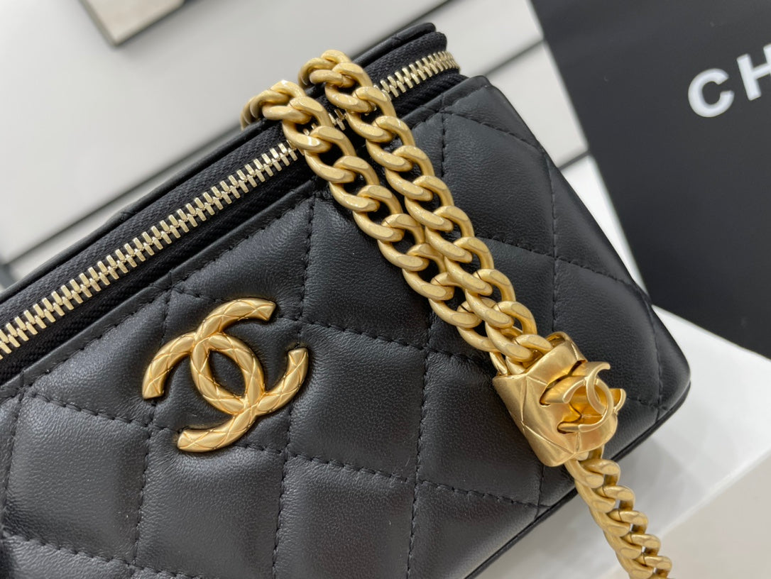 CHL - Small Vanity Case Black With Gold Zipper For Women Bags 5.9in/15LO