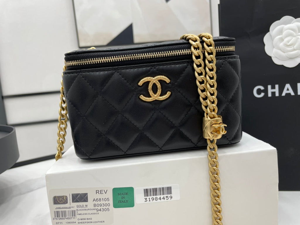 CHL - Small Vanity Case Black With Gold Zipper For Women Bags 5.9in/15LO