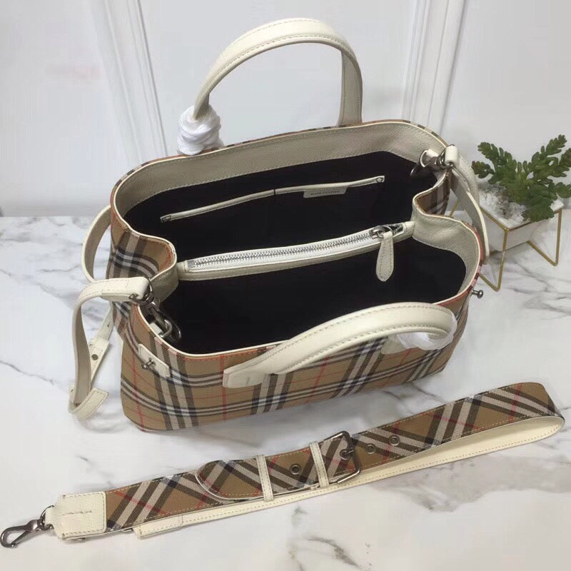 B-Berry - BB  House Check Derby Medium Banner Purse Tote White For Women, Women’s Bags 14in/35LO
