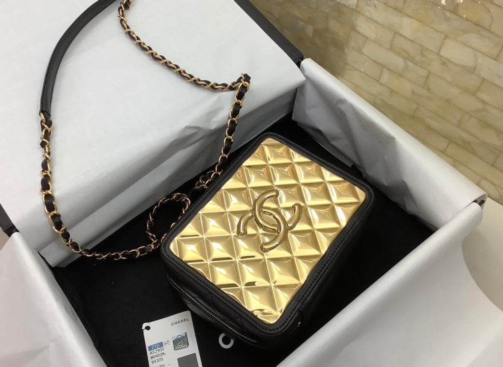 CHL - Vanity Case Black With Gold Metal For Women Handbags, Shoulder And Crossbody Bags 7.2in/19LO AS2900