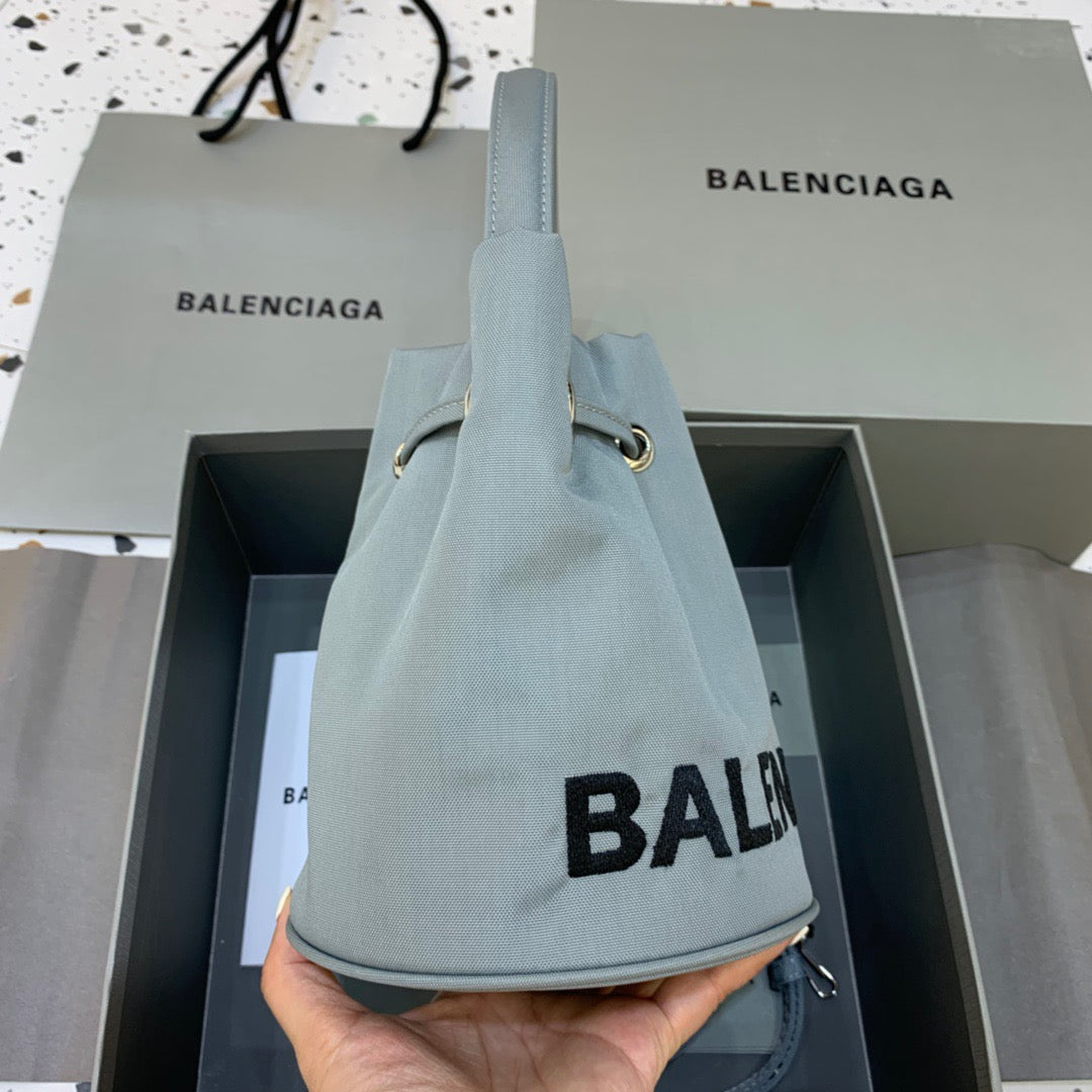 BLN-Ciaga Le Cagole Medium Bucket Bag In Light Gray, For Women,  Bags 11.8in/30LO