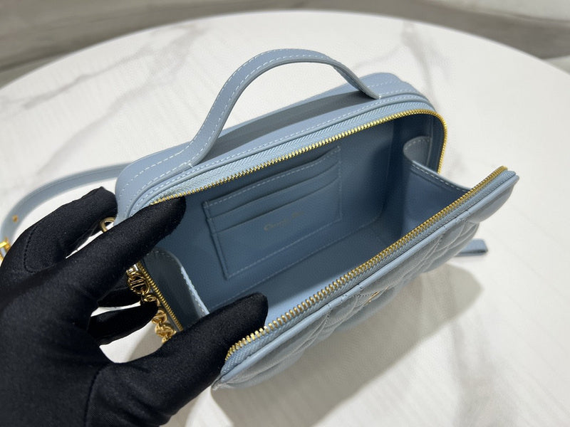 Lusso Official - DYOR FASHION BAGS - 2024