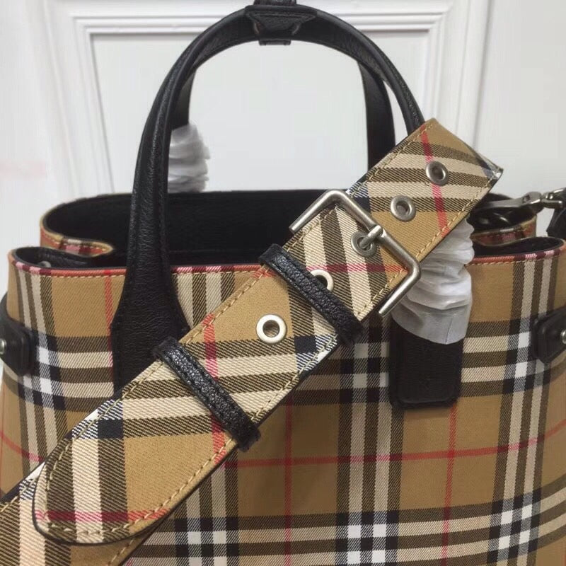 B-Berry - BB  House Check Derby Medium Banner Purse Tote Black For Women, Women’s Bags 14in/35LO