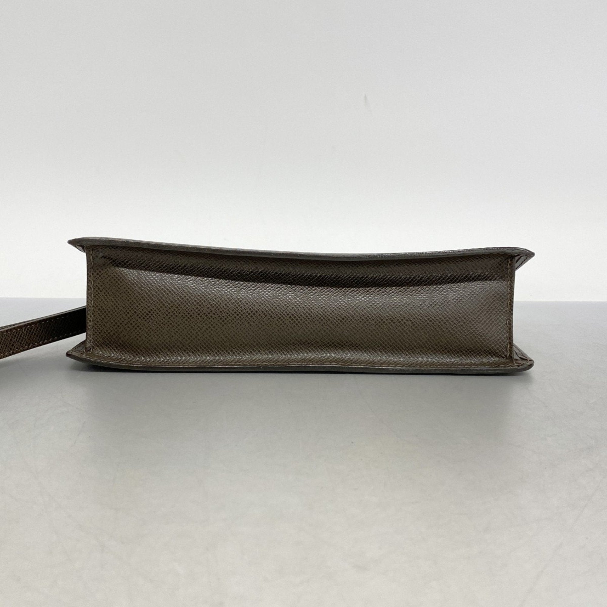 LO-LV bags 1617