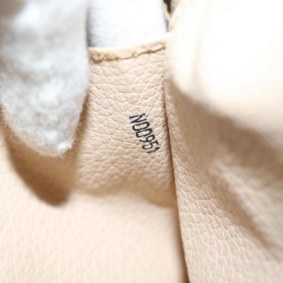 LO-LV bags 1025