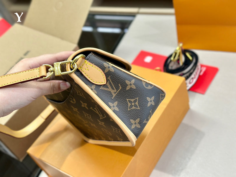 LO - LV Bags - 15093
