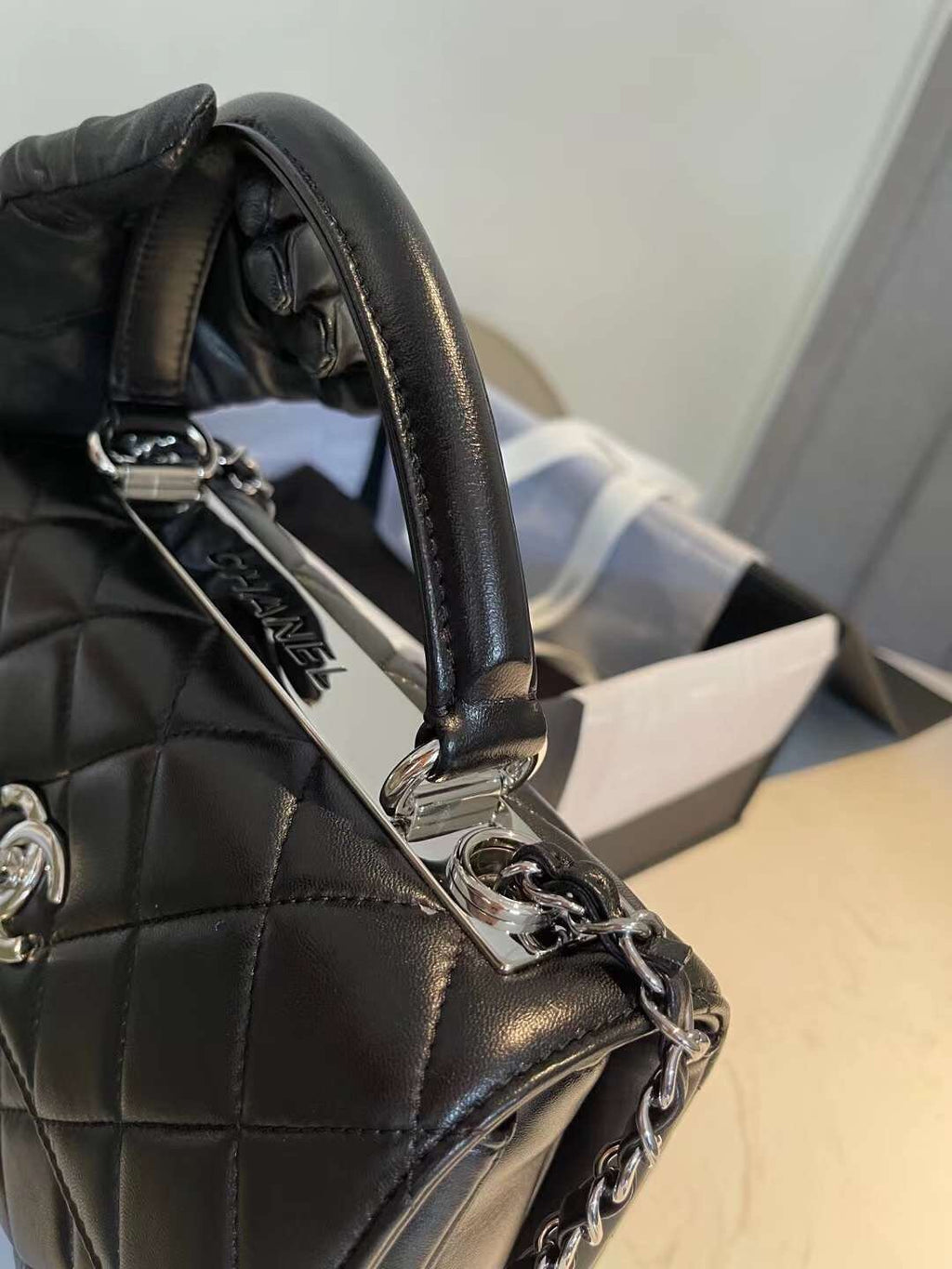 CHL -  Classic Flap Bag SilLusso Official - Hardware Black 9.8in/25LO
