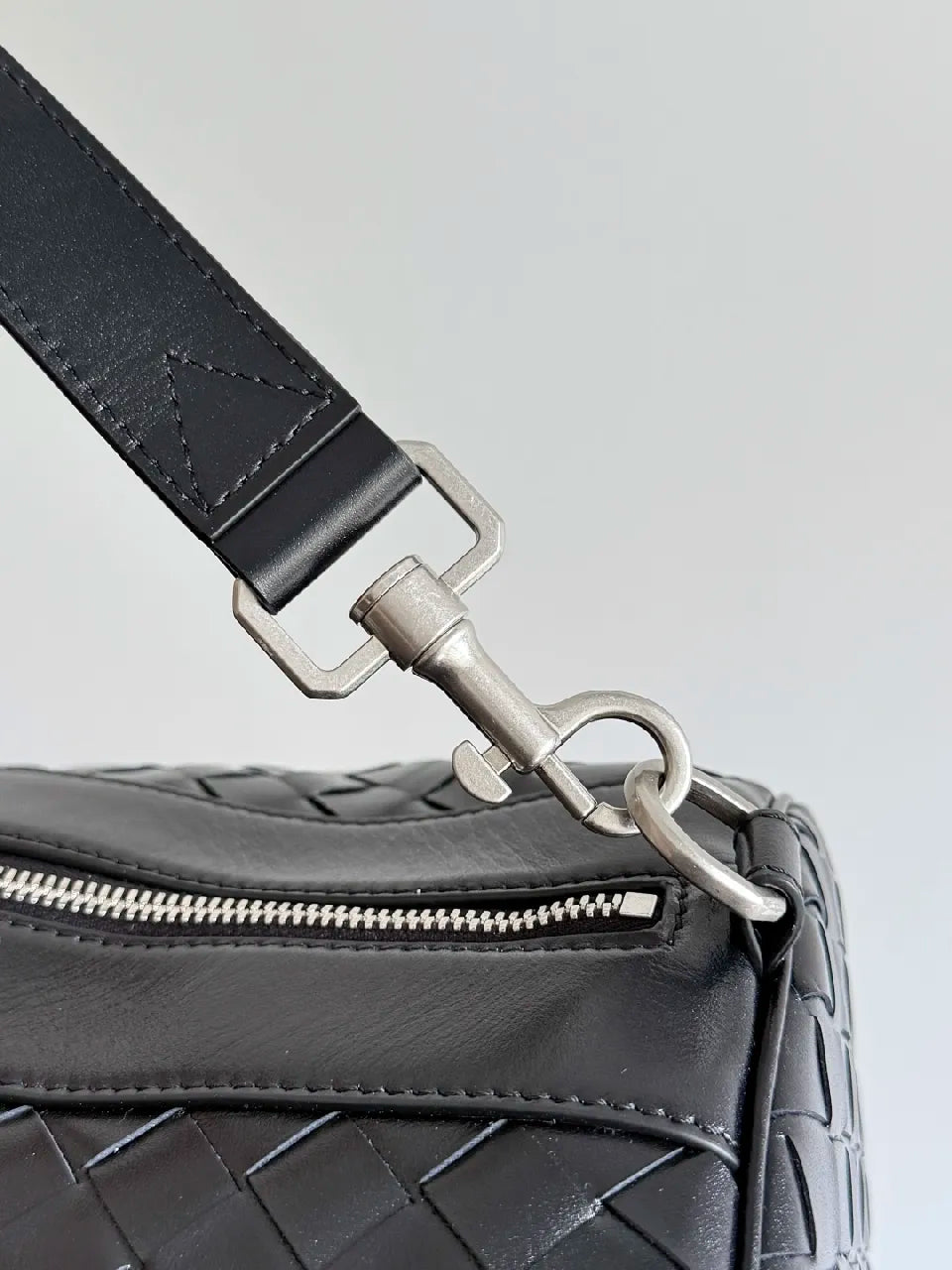 BV 25s  Bottega Veneta Duffel Bag Black Intrecciato leather