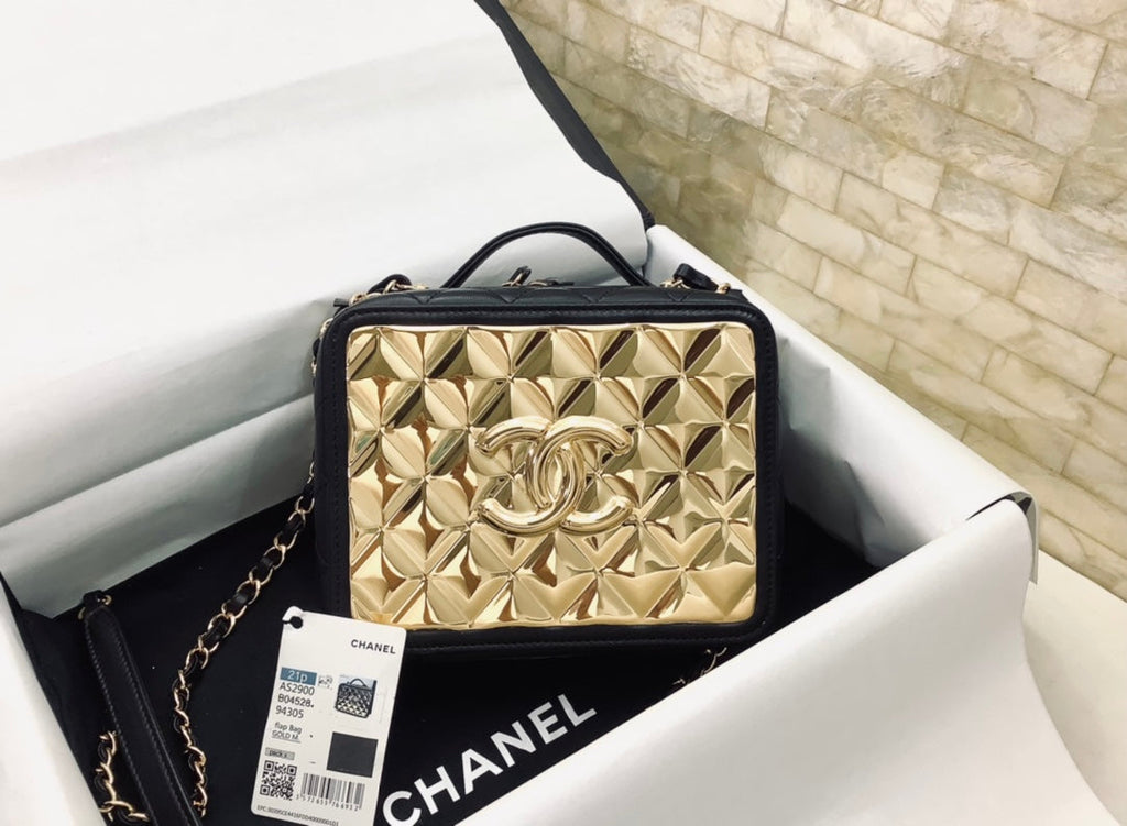 CHL - Vanity Case Black With Gold Metal For Women Handbags, Shoulder And Crossbody Bags 7.2in/19LO AS2900