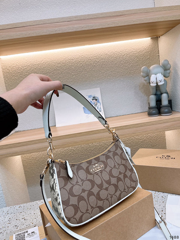 LO - CCH Bags - 200