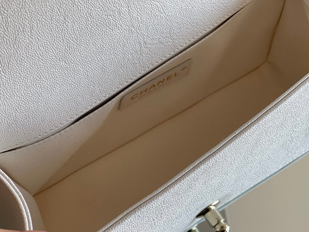 CHL - Medium Classic Flap Bag 25LO White For Women A67086