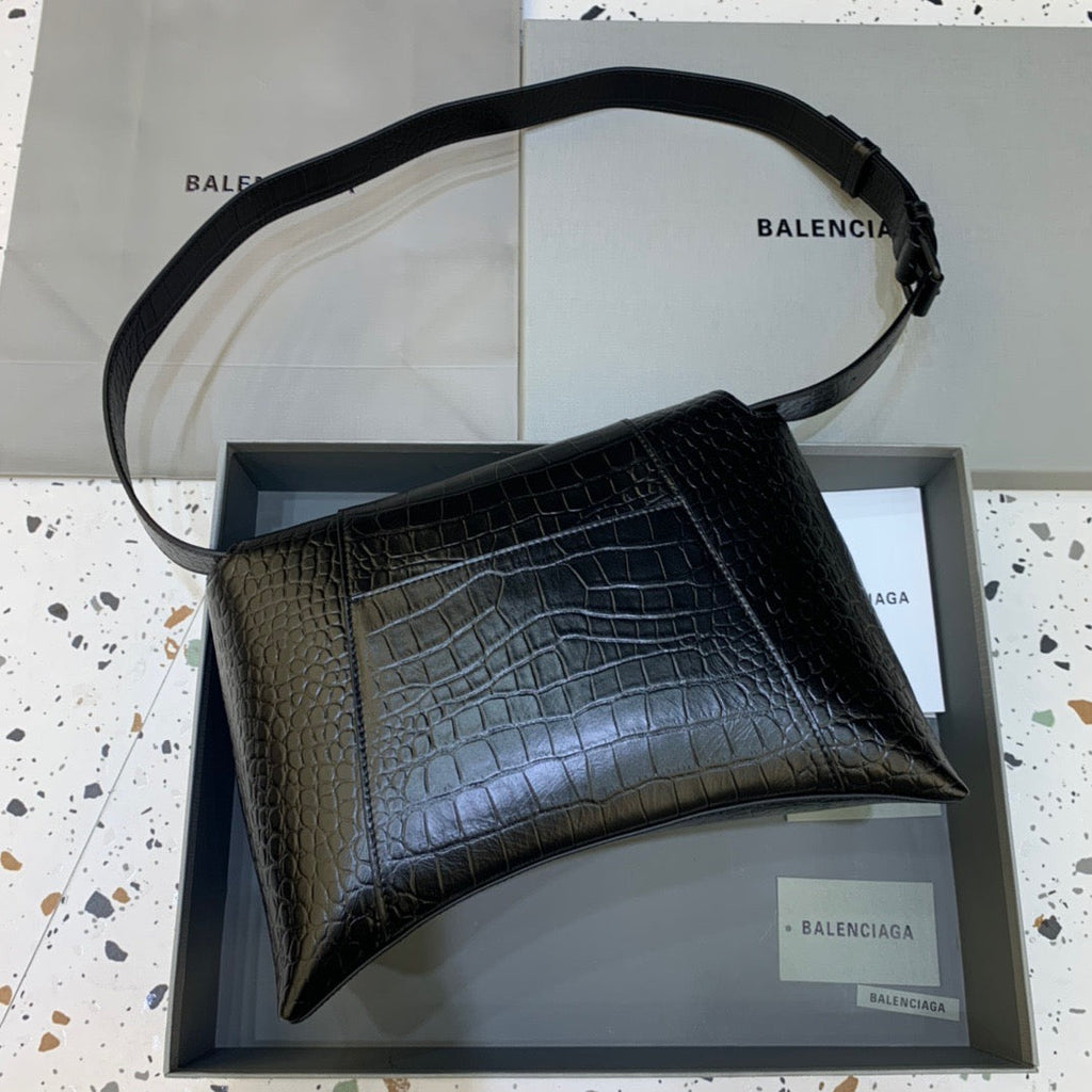 BLN-Ciaga Downtown Medium Shoulder Bag In Black, For Women,  Bags 12.6in/32LO