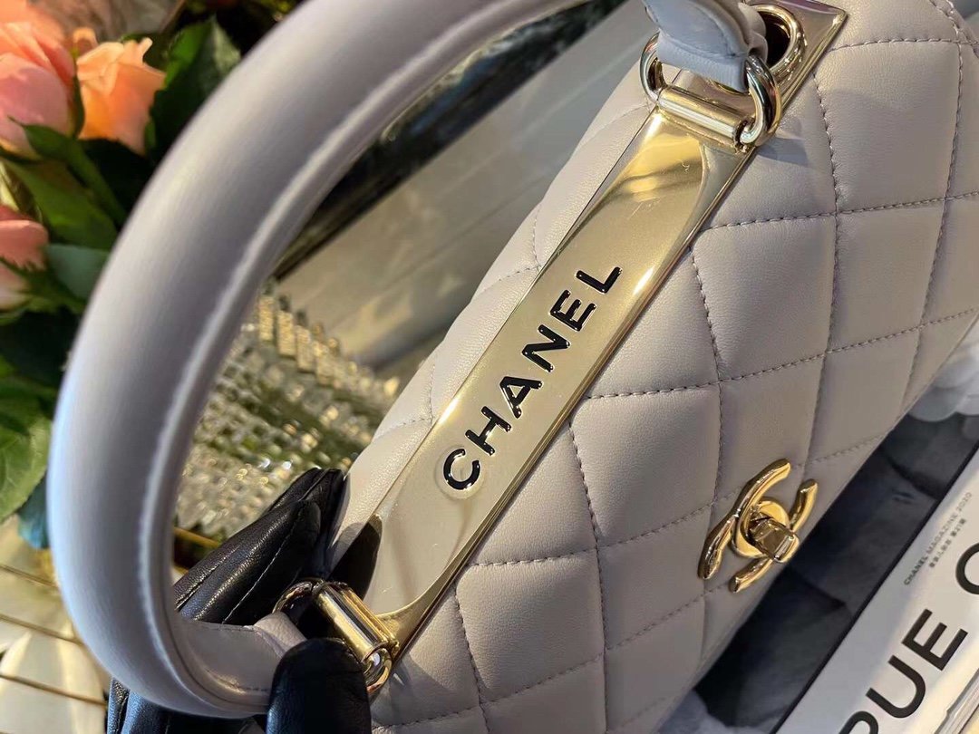 CHL -  Classic Flap Bag Gold Toned Hardware Grey 9.8in/25LO