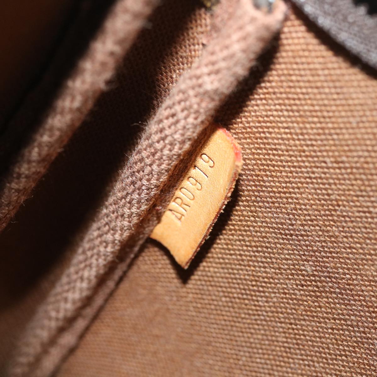 LO-LV bags 453
