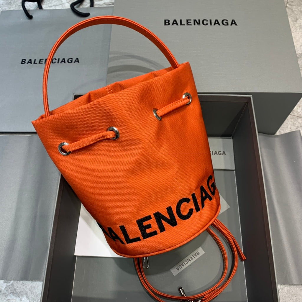 BLN-Ciaga Le Cagole Medium Bucket Bag In Orange, For Women,  Bags 11.8in/30LO