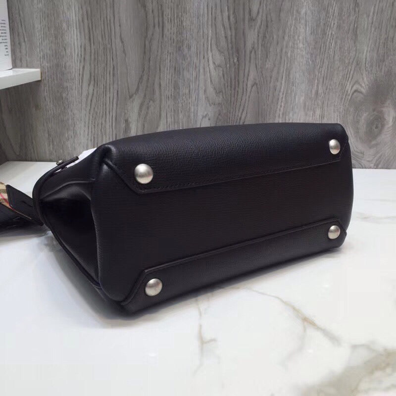 B-Berry - BB  The Small Banner Bag Black For Women, Bags 10.6in/26LO