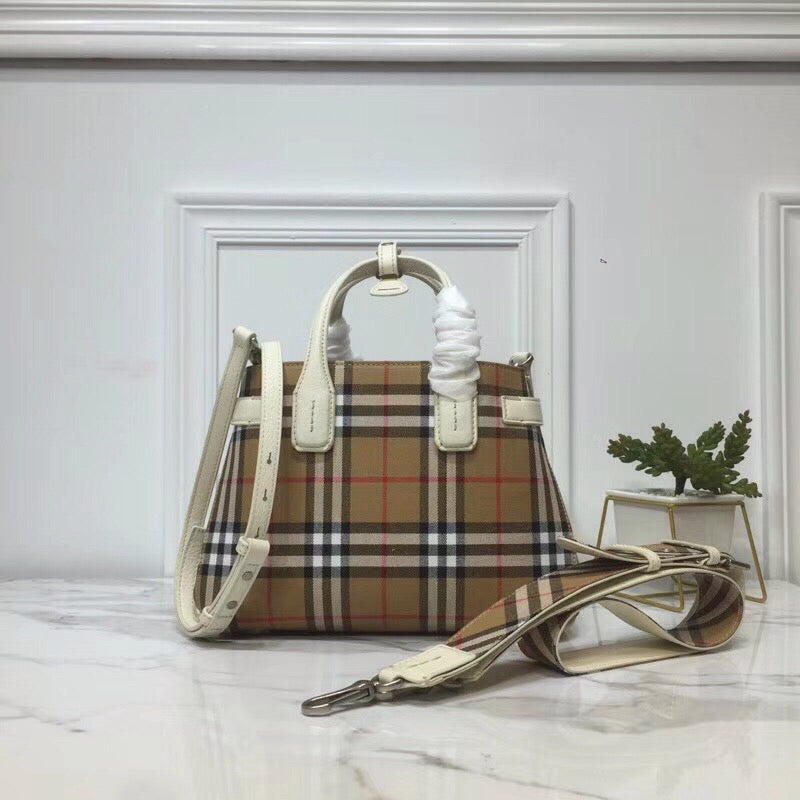 BB Small Banner  Check And Tote White For Women, Women’s Bags 10.5in/26LO