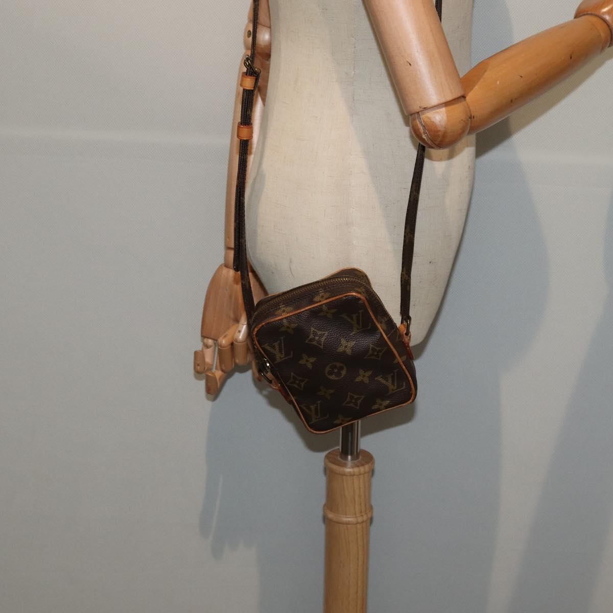 LO-LV bags 6179