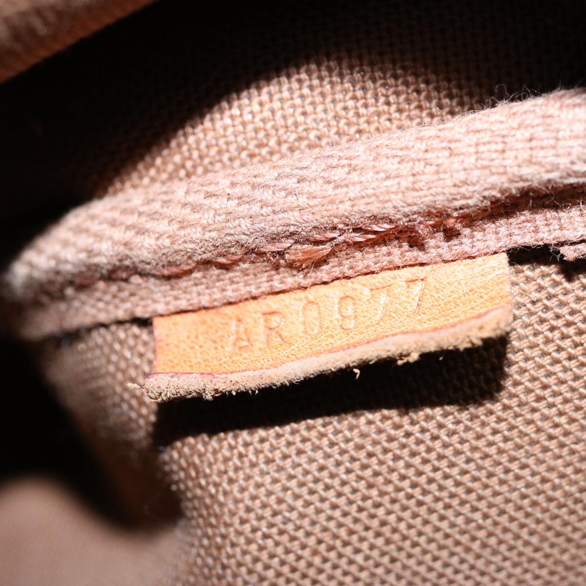 LO-LV bags 371