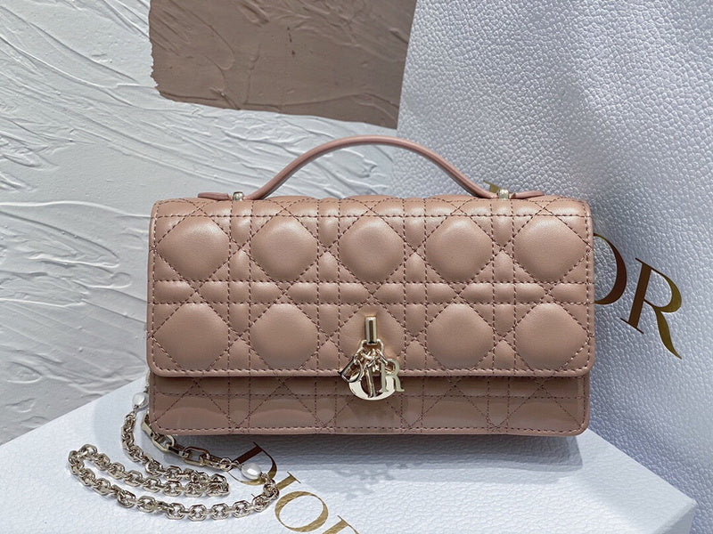 Lusso Official - Dyor Bags - 782