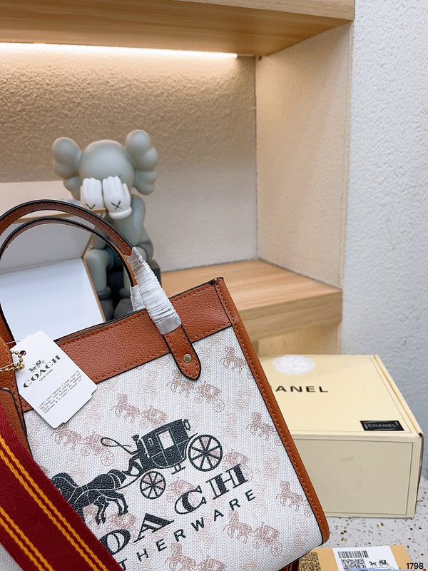 LO - CCH Bags - 014