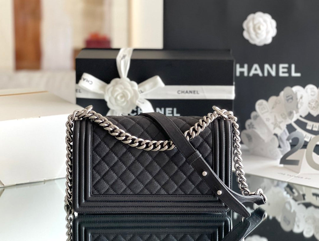 CHL - Medium Classic Flap Bag 25LO Black For Women A67086