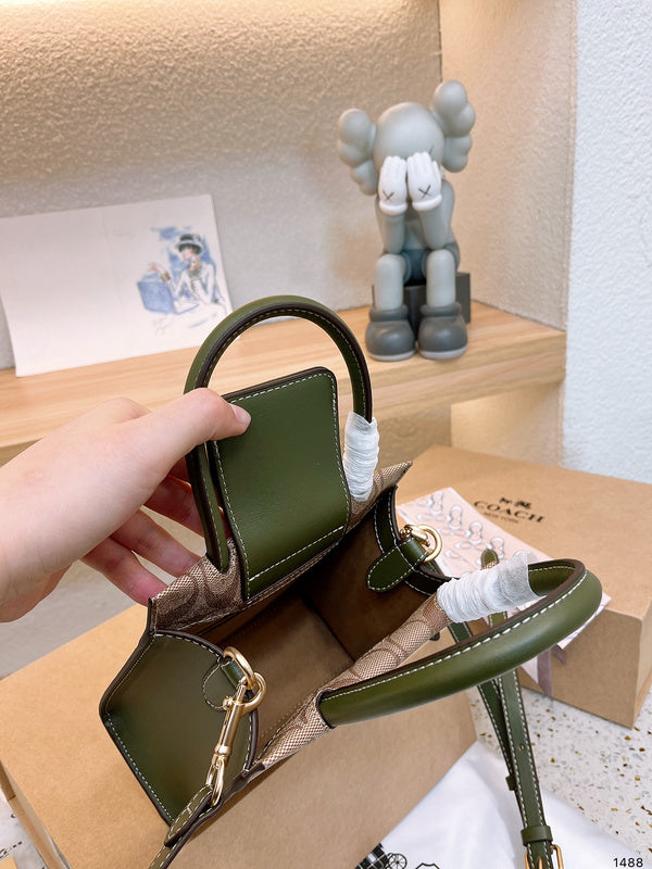 LO - CCH Bags - 425