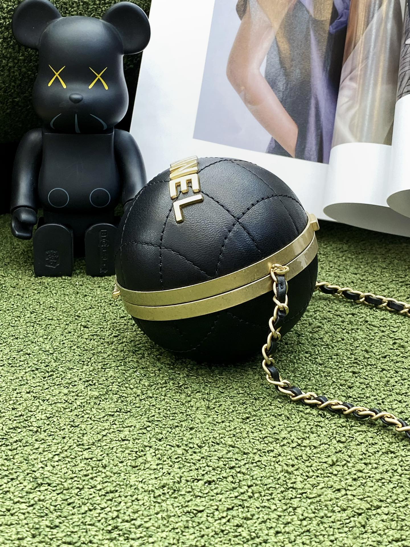 CHL -  Ball Bag Black and Gold Chain Bag For Women 23.5LO/9.25in