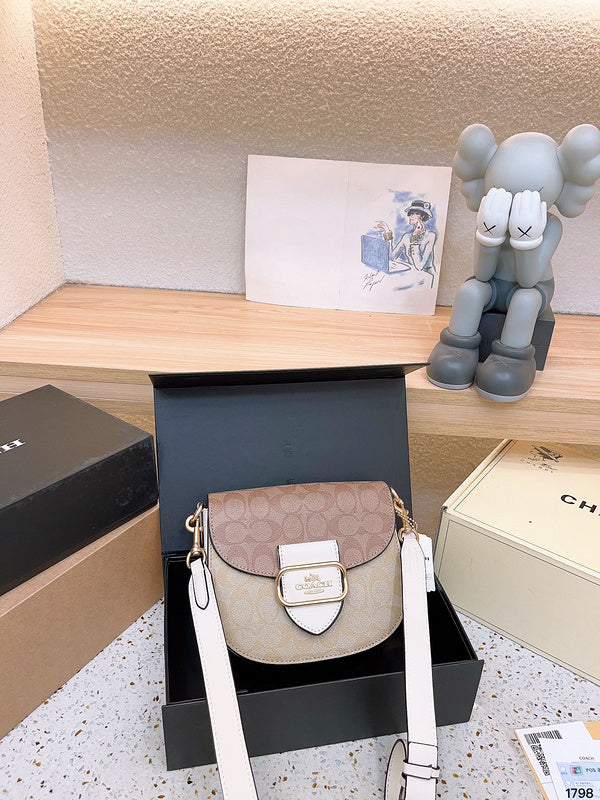 LO - CCH Bags - 007