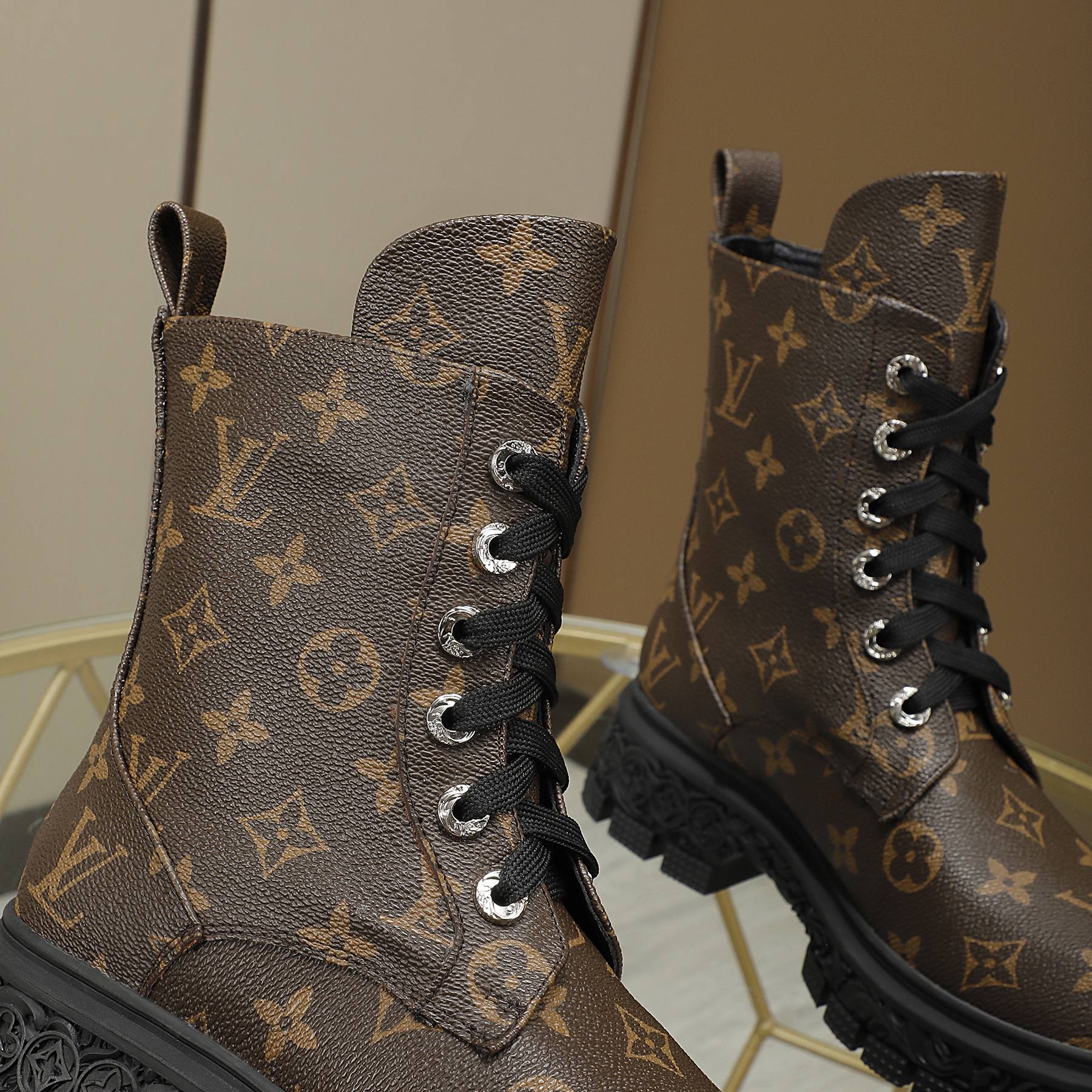 LO-LV bags 3442