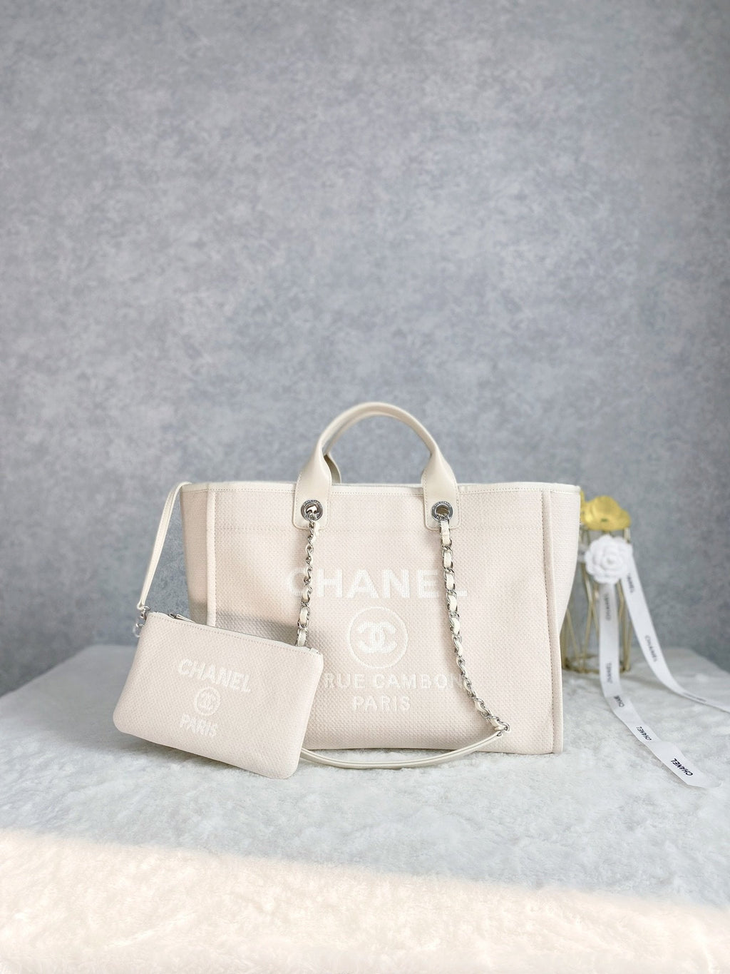 CHL - Small Shopping Bag SilLusso Official - Hardware Cream For Women Handbags, Shoulder Bags 15.2in/39LO AS3257