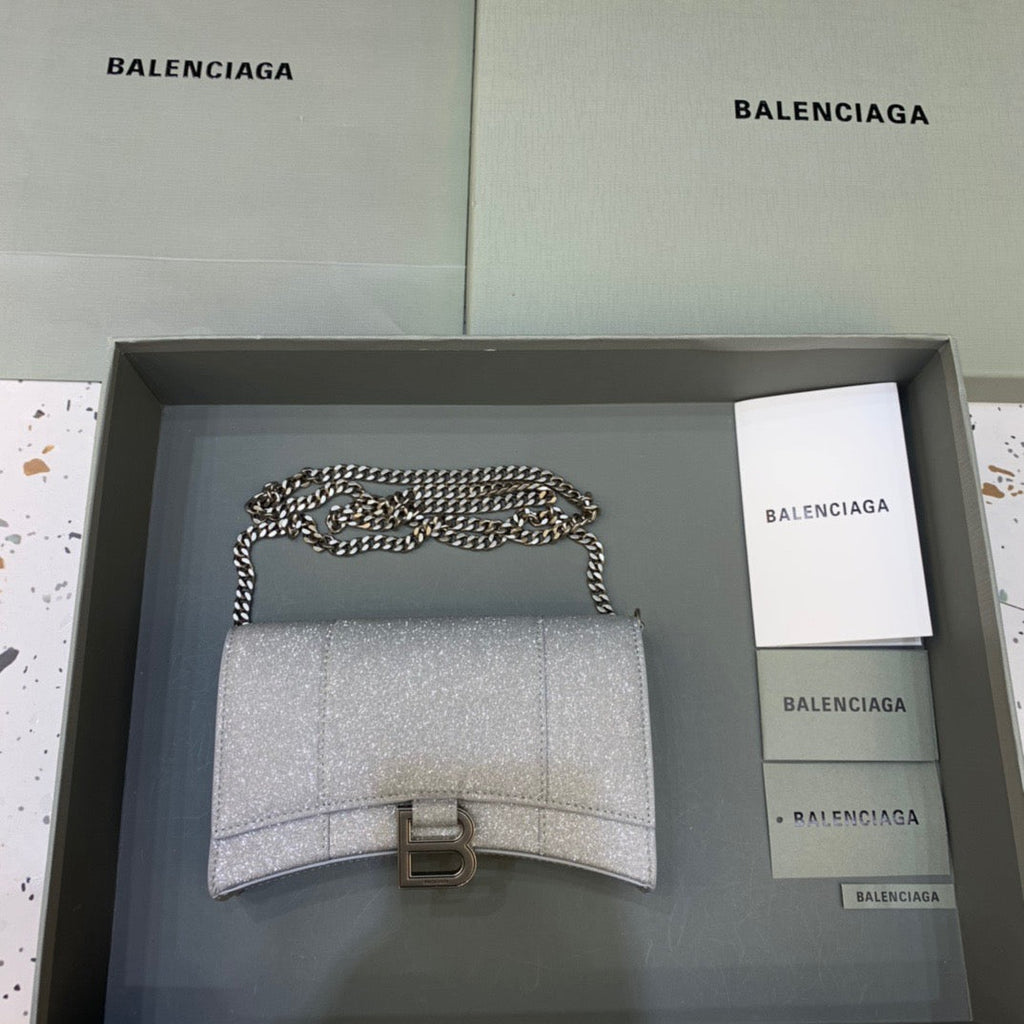 BLN-Ciaga Hourglass Wallet On Chain in Grey, For Women,  Bags 7.6in/19LO 6560502102G1501