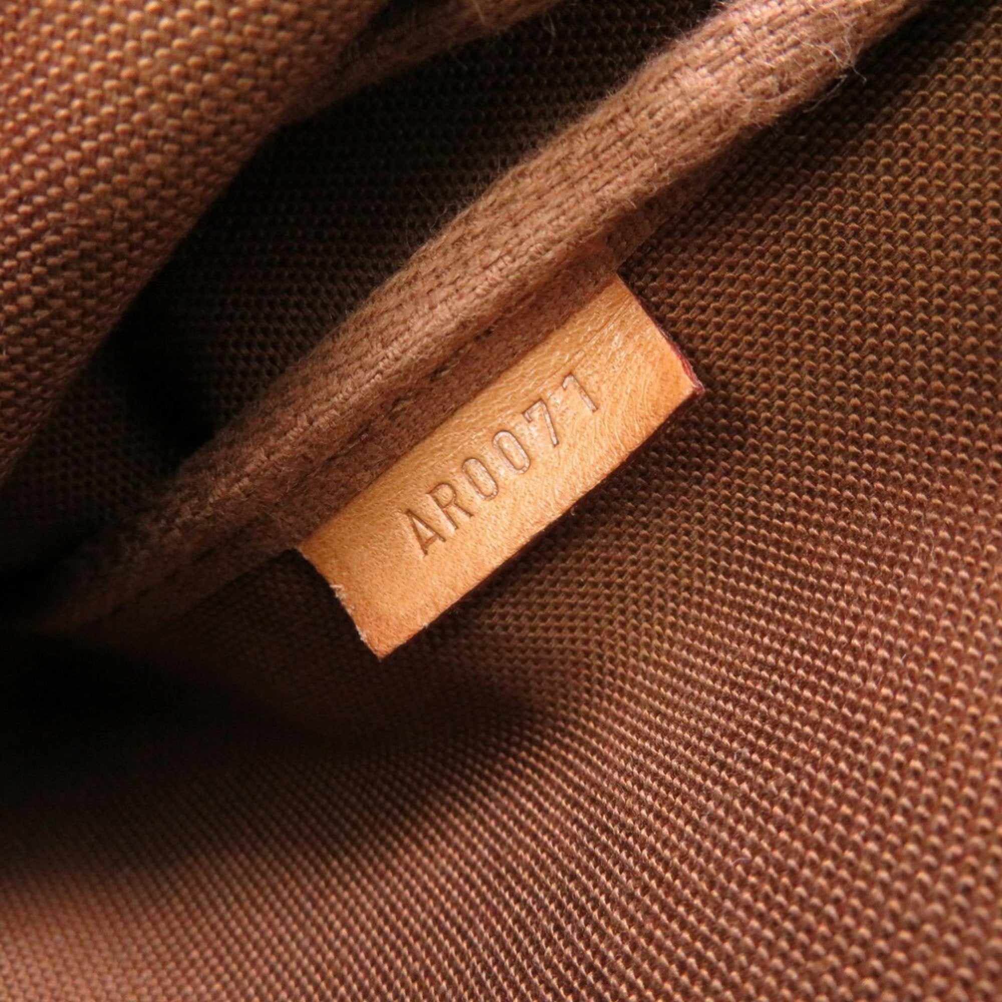 LO-LV bags 597