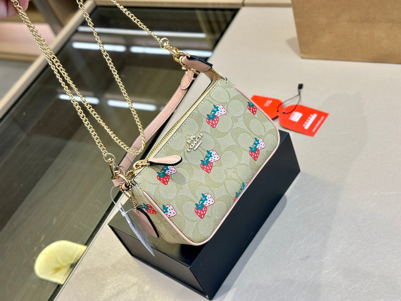 LO - CCH Bags - 098
