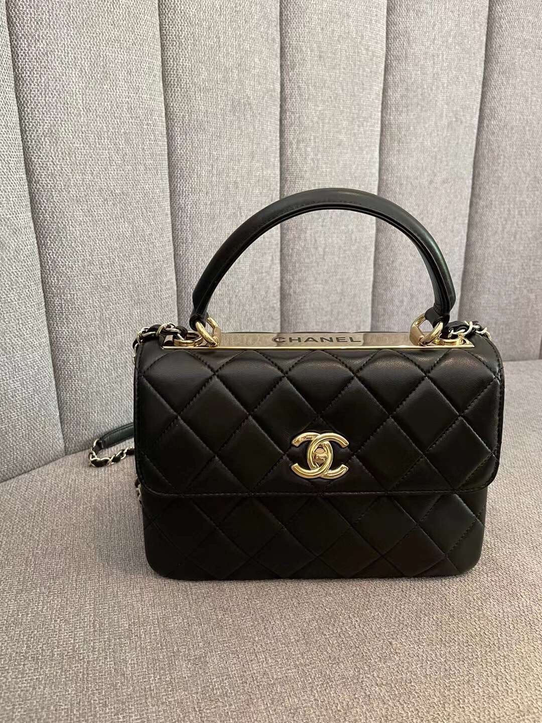 CHL -  Classic Flap Bag Gold Toned Hardware Black 9.8in/25LO