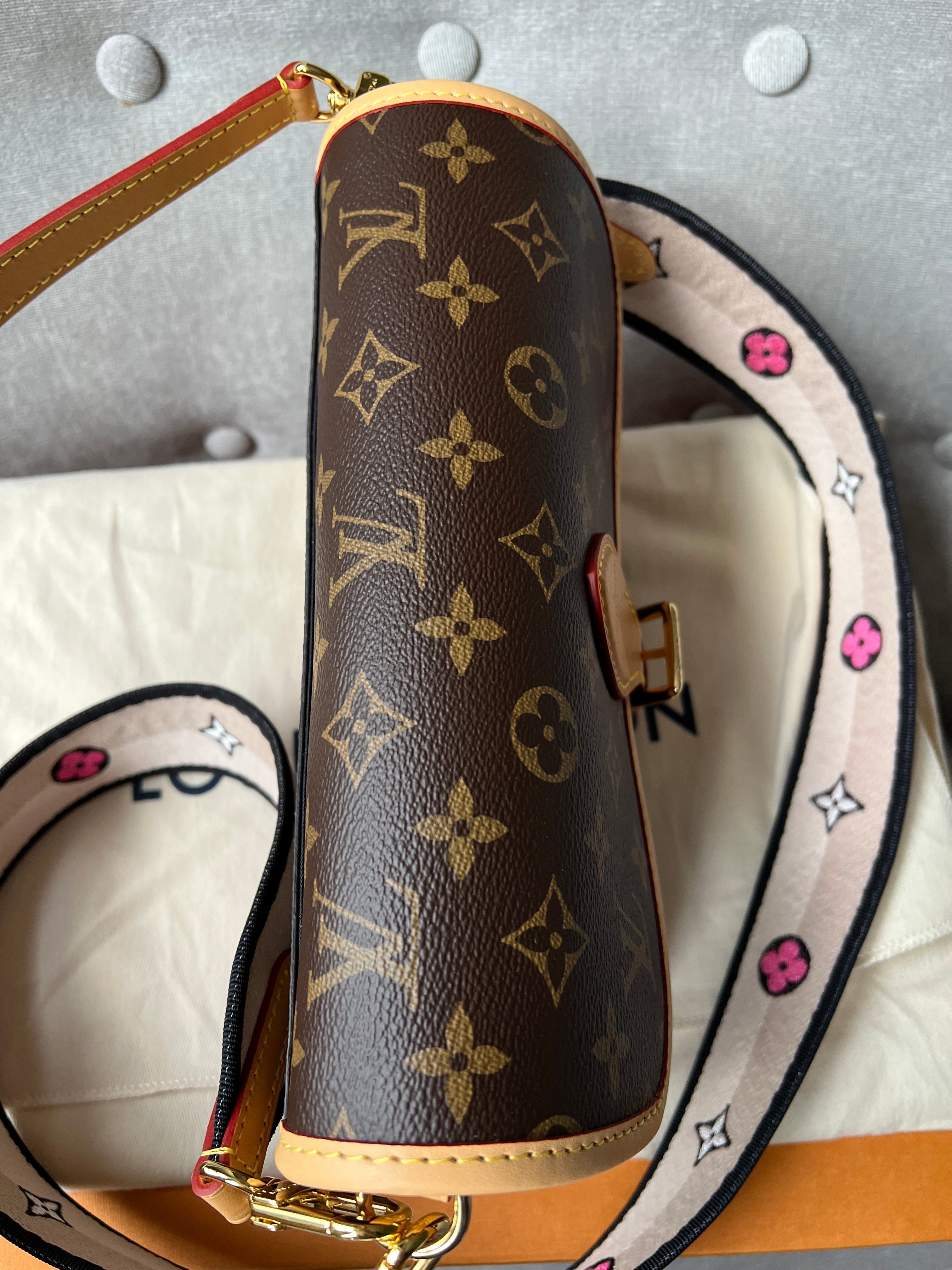 LO-LV bags 2120