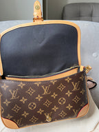 LO-LV bags 2120