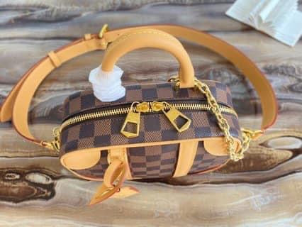 LO-LV bags 2701