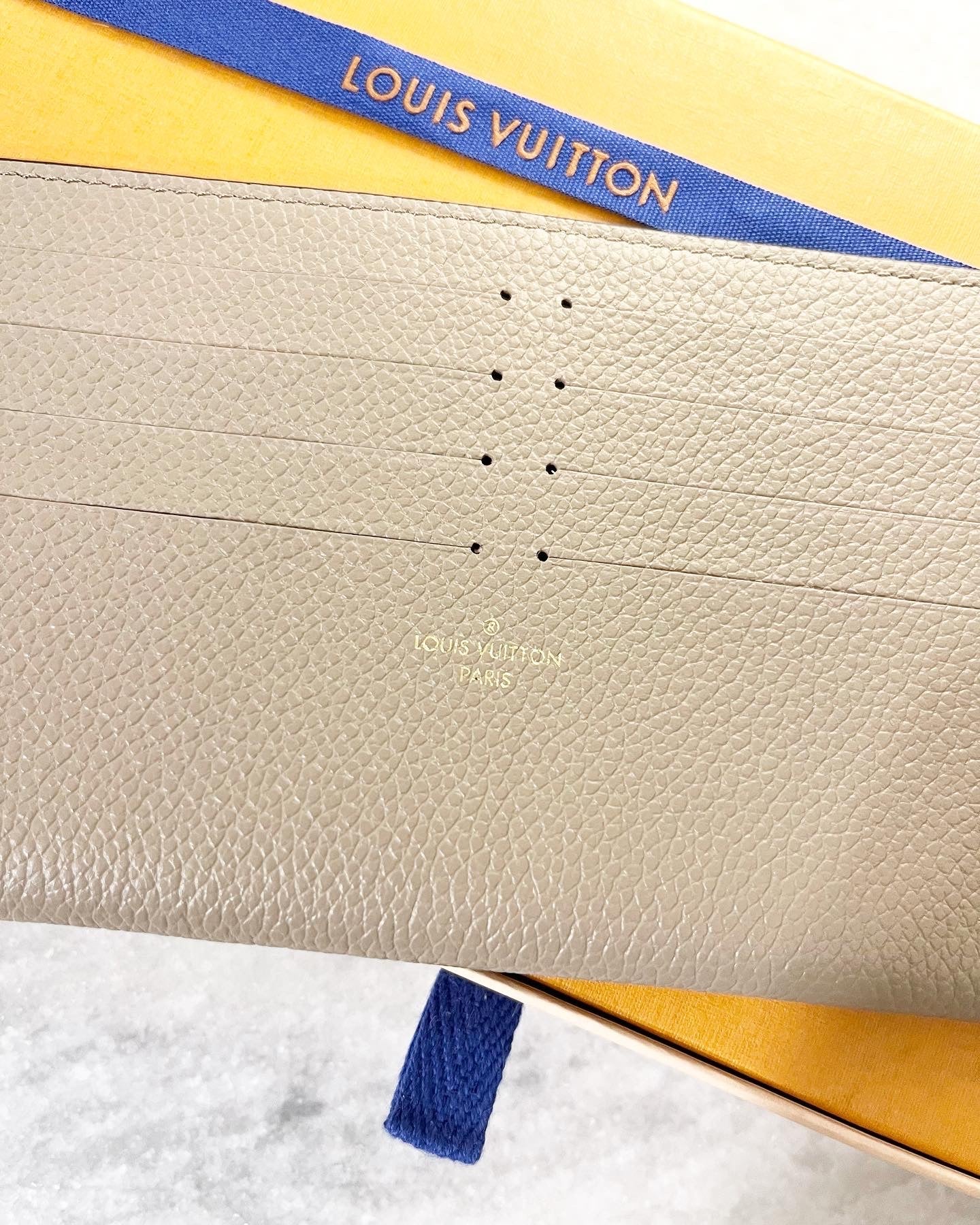 LO-LV bags 2298