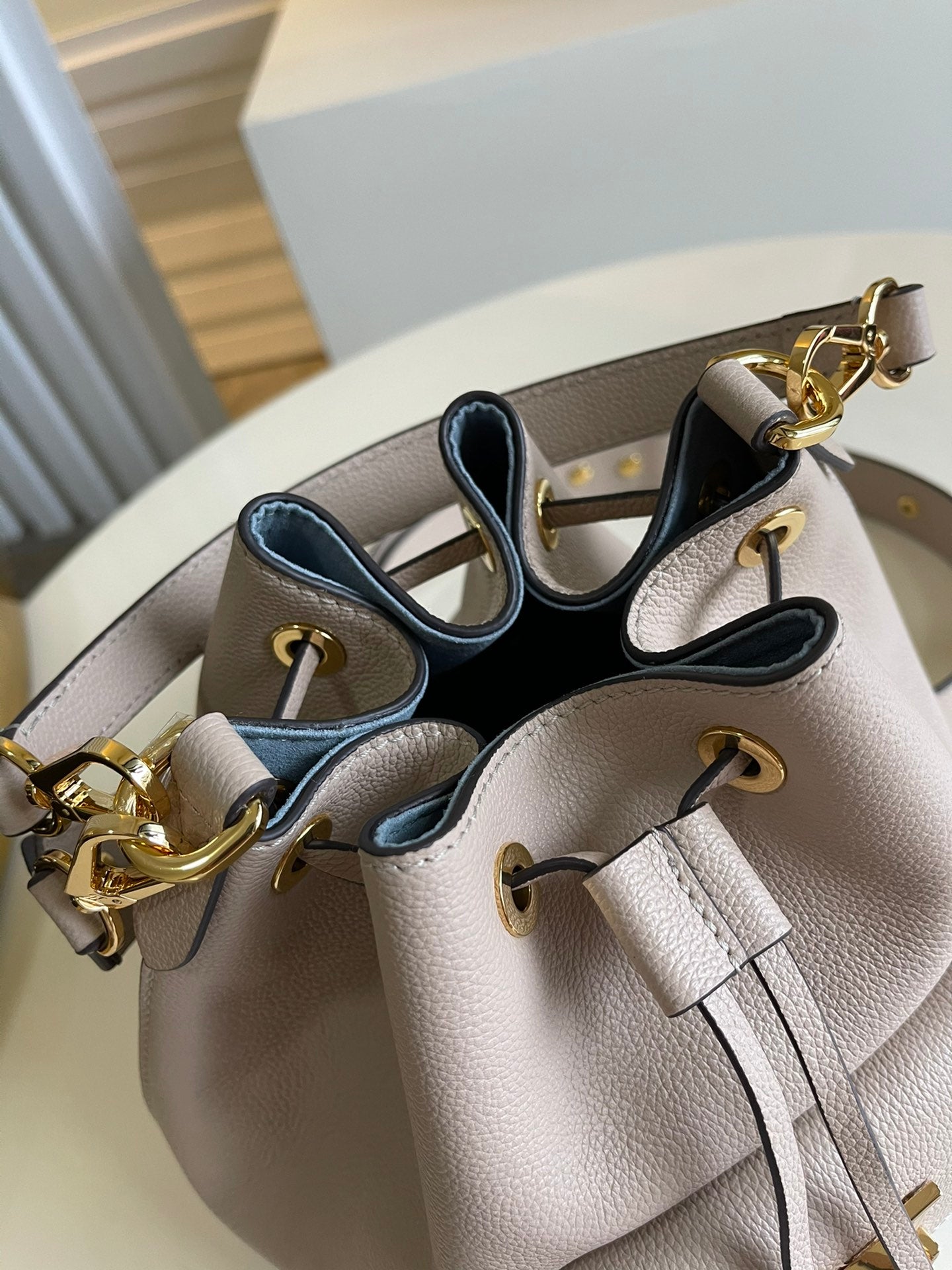 LO-LV bags 16