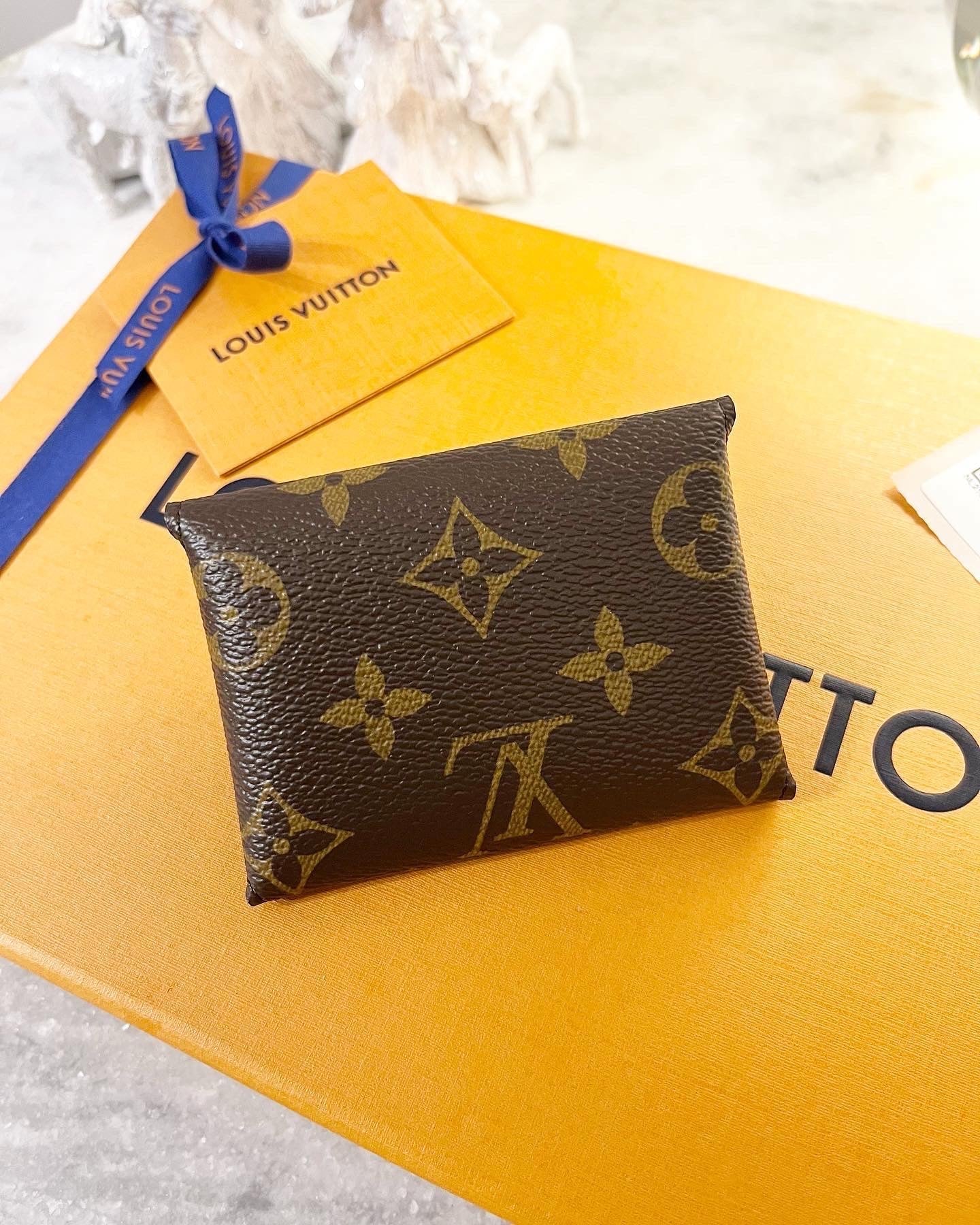LO-LV bags 3733