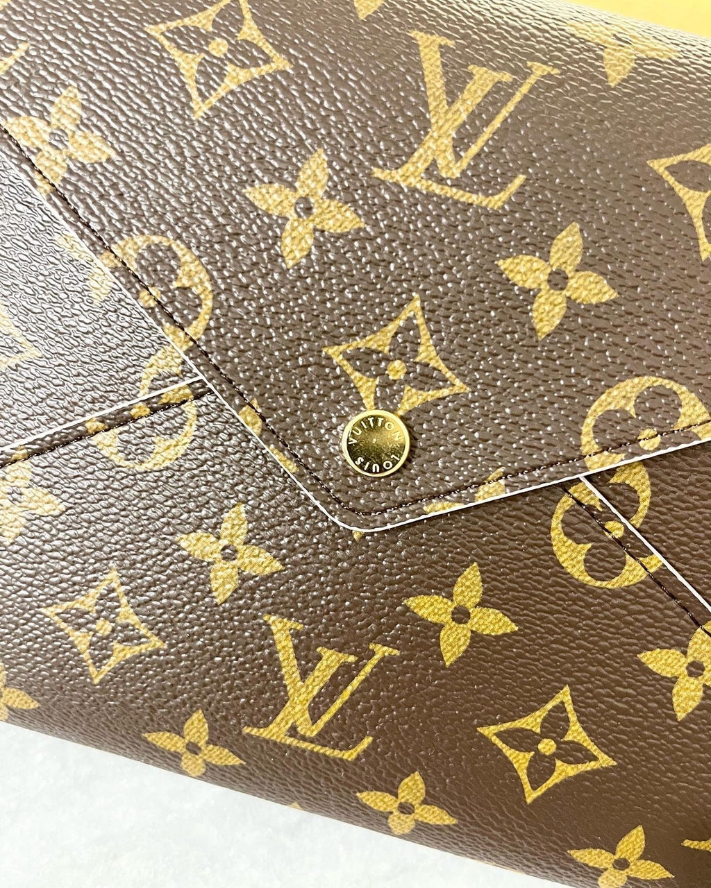 LO-LV bags 3732