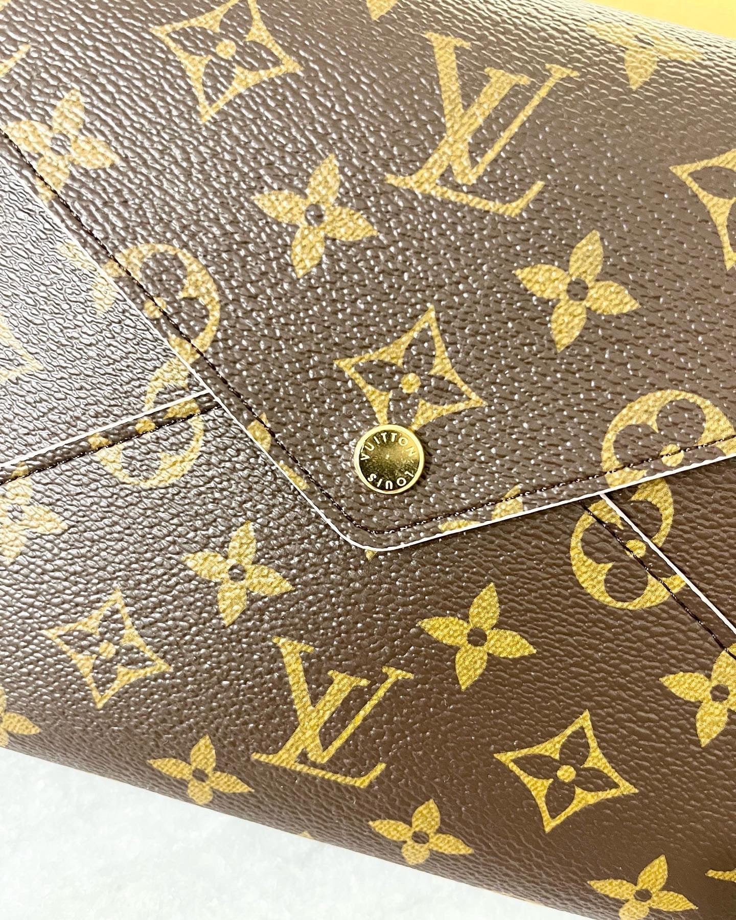 LO-LV bags 3732