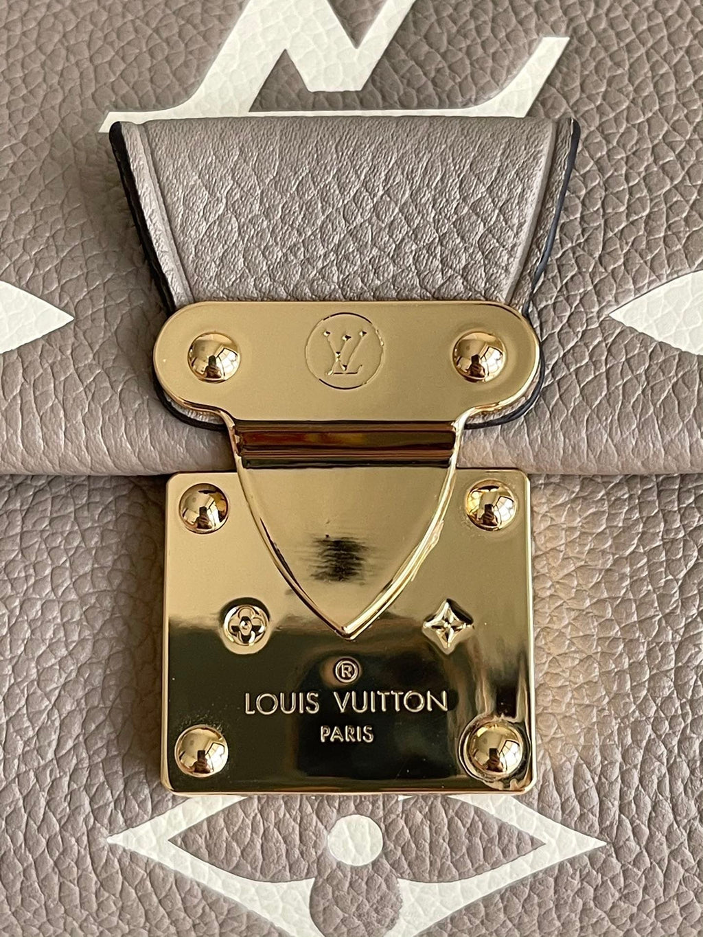 LO-LV bags 35