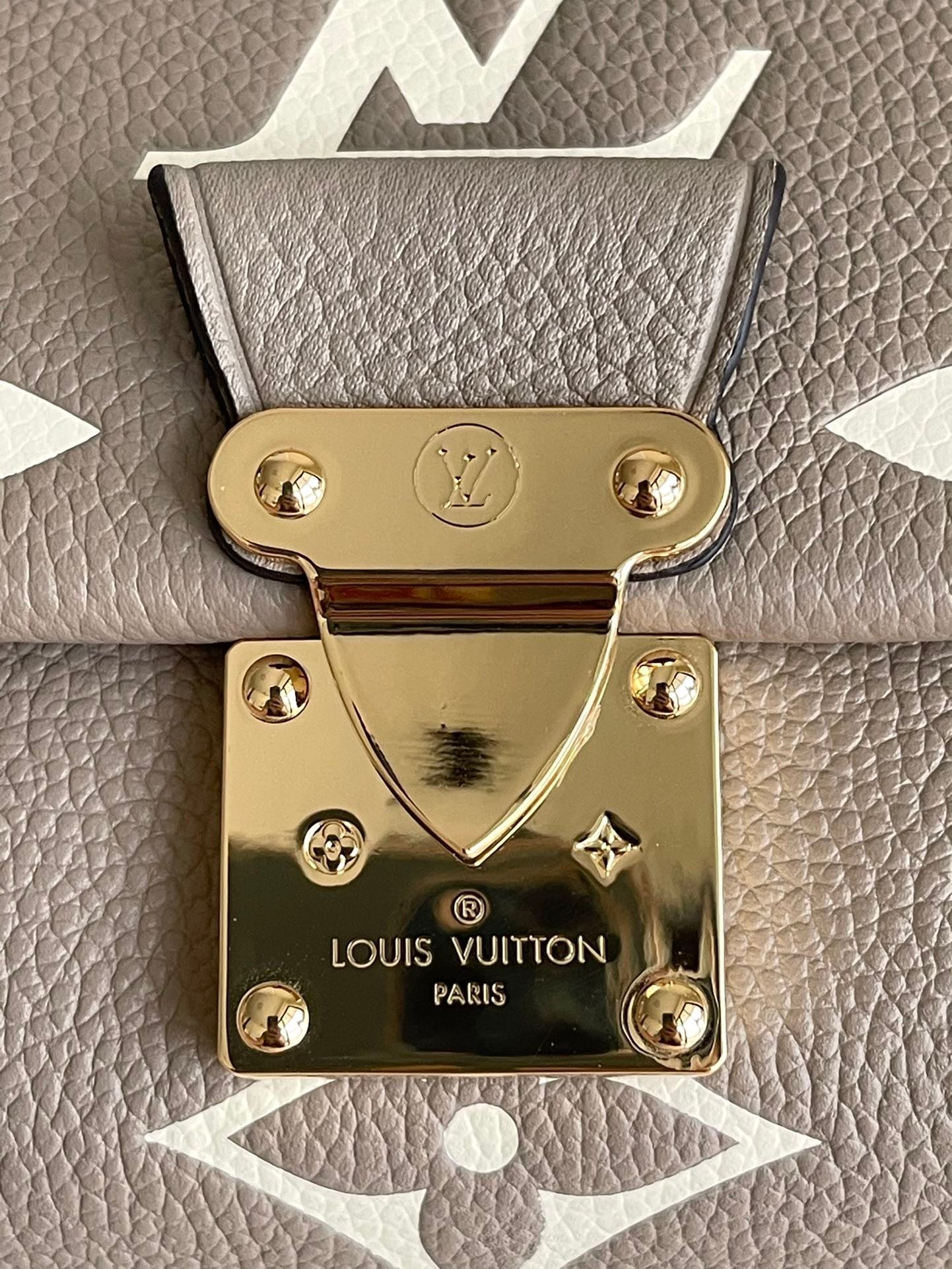 LO-LV bags 35