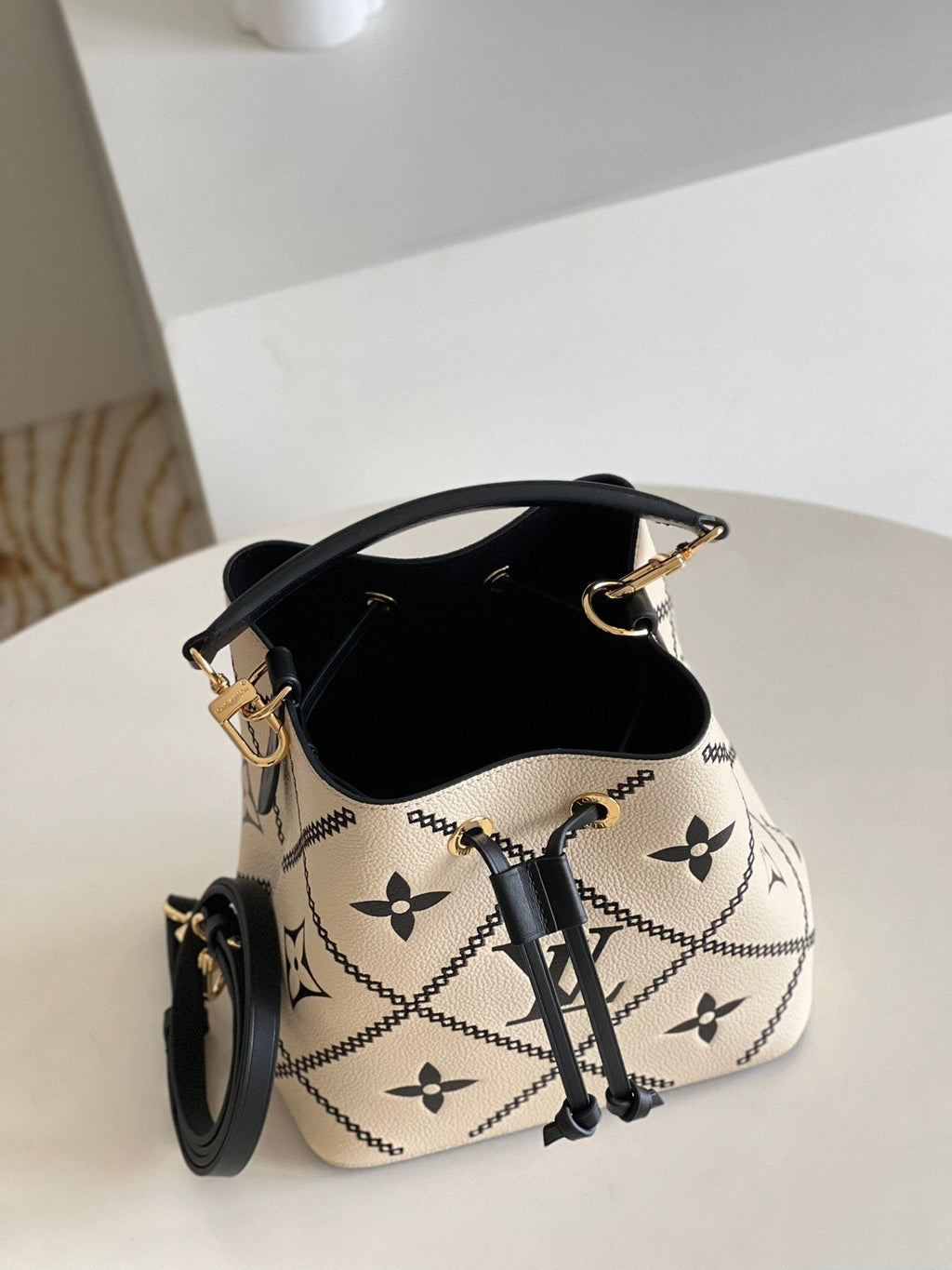 LO-LV bags 6