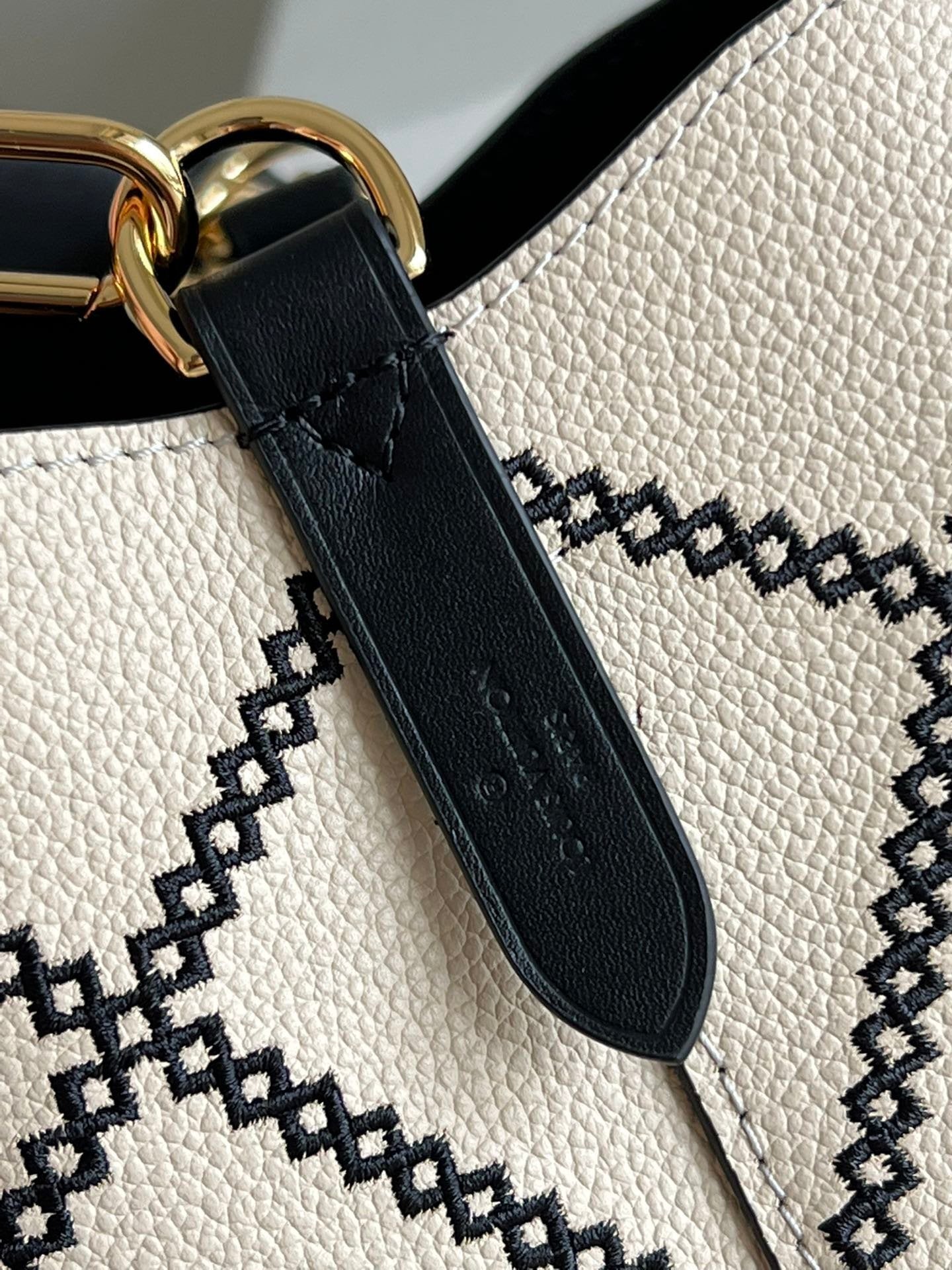 LO-LV bags 6